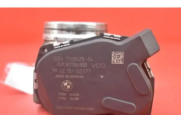 BMW 5 F10 F11 Throttle body valve 7588625