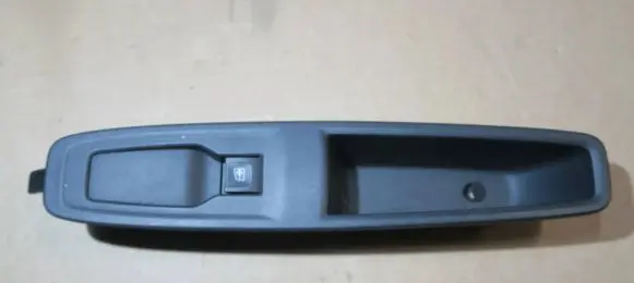 Renault Zoe Electric window control switch 829505138R