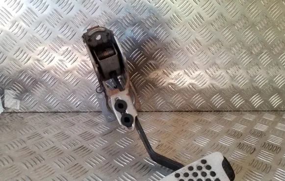 Infiniti FX Brake pedal