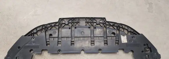 Renault Zoe Front bumper skid plate/under tray 622353764R