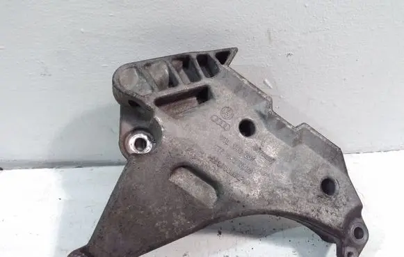 Volkswagen PASSAT CC Engine mounting bracket 03L199207