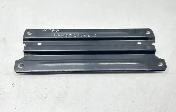 Mercedes-Benz A W177 Muffler mount bracket/holder A1776161900