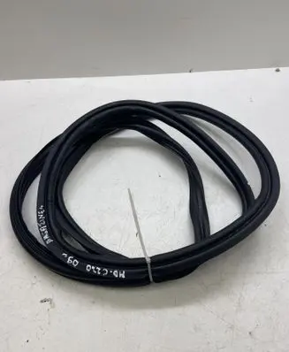 Mercedes-Benz C AMG W204 Trunk rubber seal (body) 