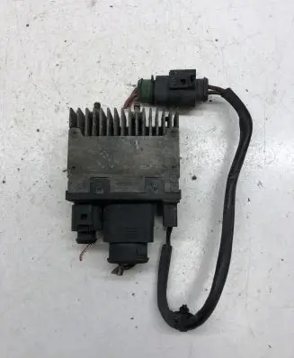 Audi A4 S4 B7 8E 8H Coolant fan relay 