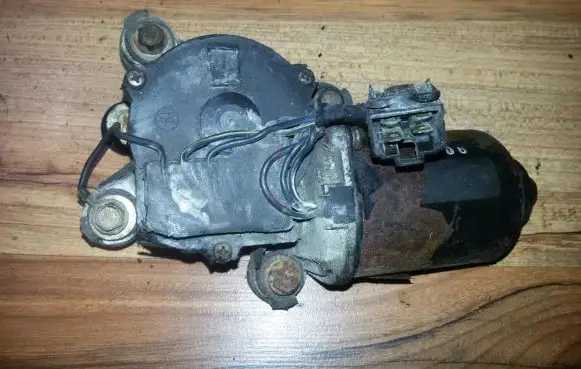 KIA Sephia Wiper motor