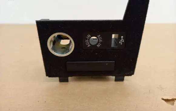 BMW 6 F12 F13 AUX in-socket connector 9197318