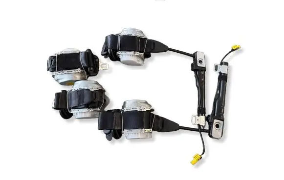 Volkswagen Golf VIII Set of seat belts 