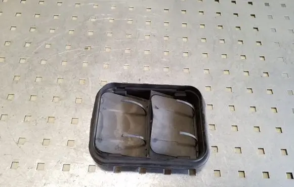 Nissan Qashqai+2 Quarter panel pressure vent GM91166963 8200003575
