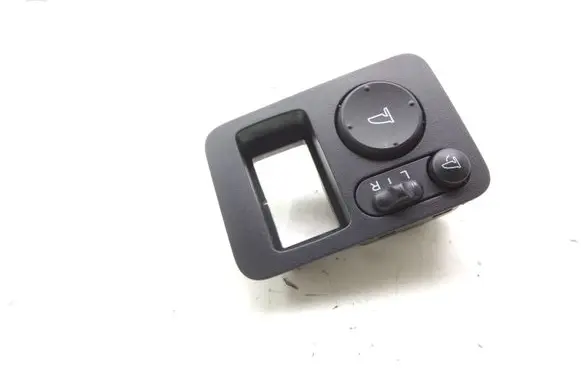 Honda CR-V Wing mirror switch M33212