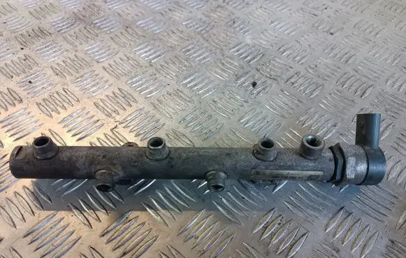 Fuel main line pipe
