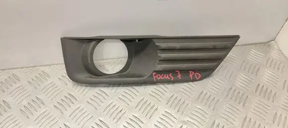 Ford Focus Front fog light trim/grill 4M5119952AE