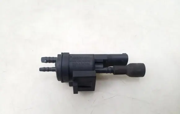 Mercedes-Benz E W211 Turbo solenoid valve 0025401497