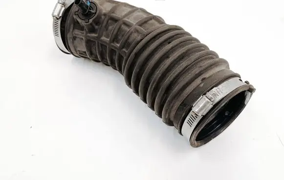 Chrysler Pacifica Air intake duct part 72142483