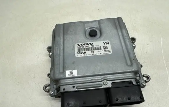 Volvo XC70 Engine control unit/module 30785100AB