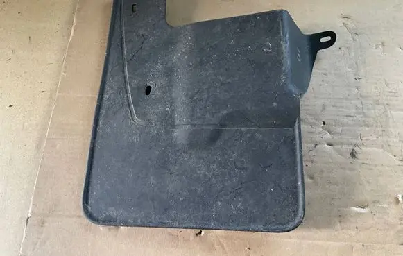 Renault Master III Front mudguard 638500003R