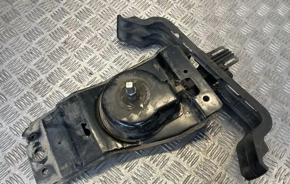 Chrysler Grand Voyager V Spare wheel mounting bracket 