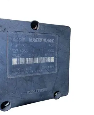 Volvo XC70 ABS Pump 30714956