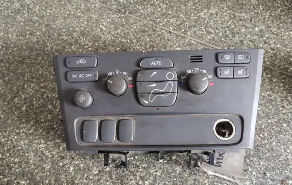 Volvo V70 Climate control unit