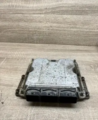 Renault Laguna II Engine control unit/module 8200211726 0281011103