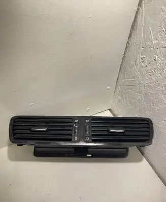Volkswagen PASSAT B6 Dash center air vent grill 3C2819728D P0110957