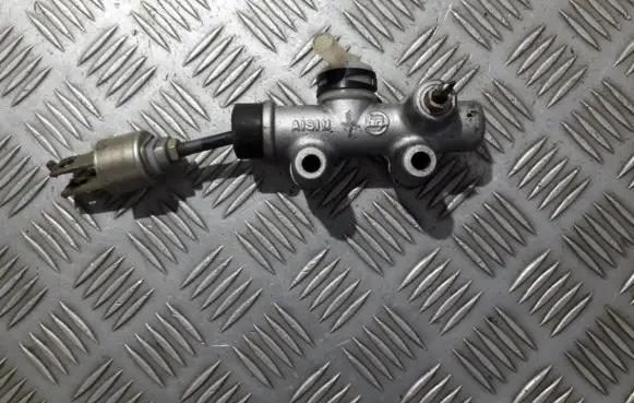 Toyota Corolla E110 Clutch master cylinder 3145414010