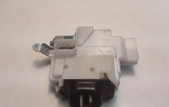 Nissan X-Trail T32 Loading door lock 905520AQ000