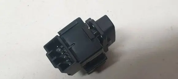 Volvo V70 Central locking switch button 31318988 11W366