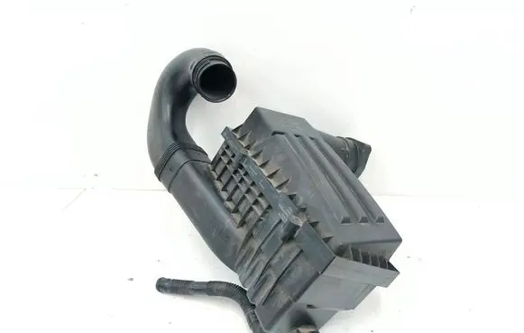 Volkswagen Tiguan Air filter box 1K0129607AG 5N0129618C 1K0129620D