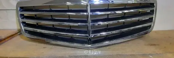 Mercedes-Benz E W212 Front bumper upper radiator grill MIA10733