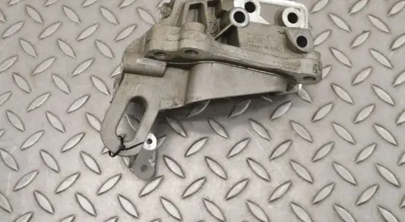 Ford Kuga II Engine mounting bracket BM5G6F001AE