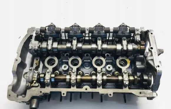 Peugeot 308 Engine head 