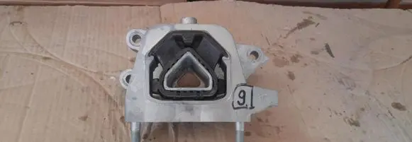 Peugeot 208 II Engine mount vacuum valve 9826533880