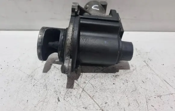Audi A8 S8 D3 4E EGR valve 057131501C
