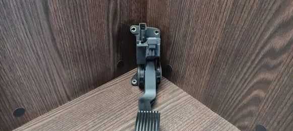 Mercedes-Benz Sprinter W901 W902 W903 W904 Accelerator throttle pedal 0281002335 9013000404