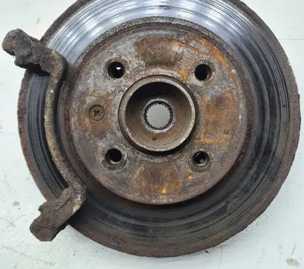 Volkswagen PASSAT B4 Front wheel hub
