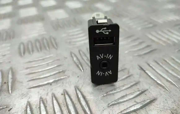Mini Cooper Countryman R60 USB socket connector 9264966