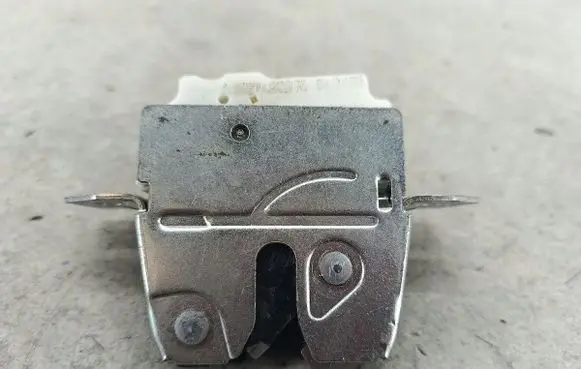 Mercedes-Benz A W169 Tailgate lock latch 