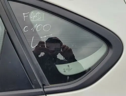BMW 2 F45 Front triangle window/glass SZYBAKAROSERYJNA