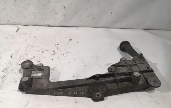 Volkswagen PASSAT B6 Engine mounting bracket 03G131159 03G103941B