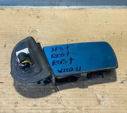 Front door electric wing mirror