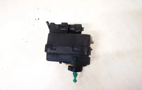 Headlight level adjustment motor