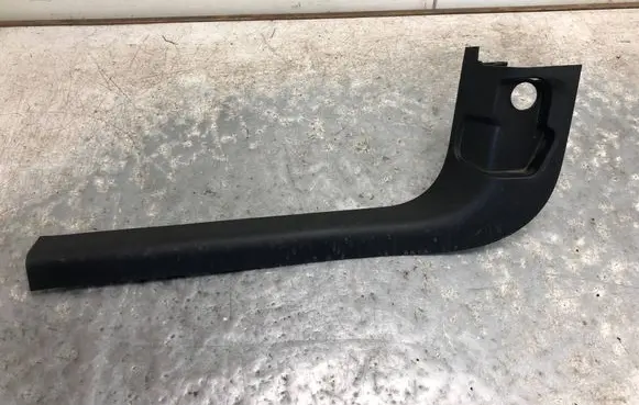 Foot area side trim