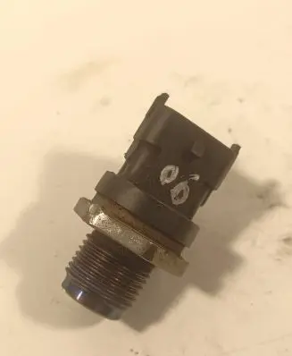 Volvo XC90 Fuel pressure sensor 0281002707