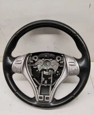 Nissan Pulsar Steering wheel