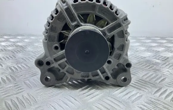 Audi A4 S4 B8 8K Generator/alternator 03G903016E