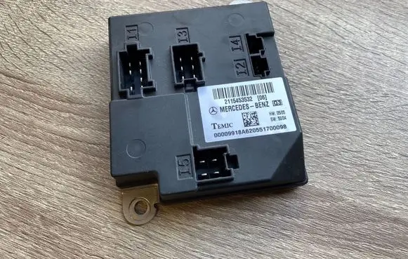 Mercedes-Benz E W211 Central body control module A2115453532