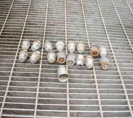 Toyota Yaris Nuts/bolts 
