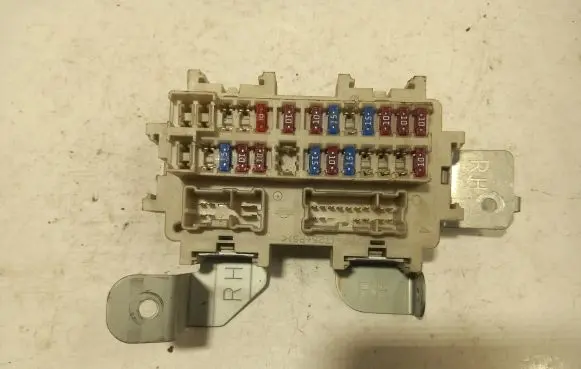 Nissan Murano Z50 Fuse module am60a