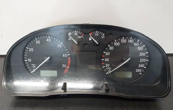 Volkswagen PASSAT B5 Speedometer (instrument cluster) 09051949902