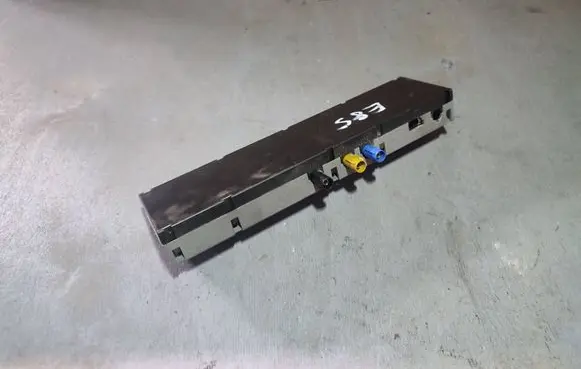 BMW Z4 E85 E86 Aerial antenna amplifier 65206912817 65258386180